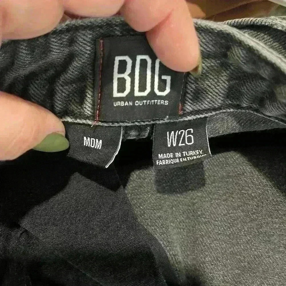 BDG Urban Outfitters black mom jeans straight  leg denim high waist sz 26 - Picture 8 of 9